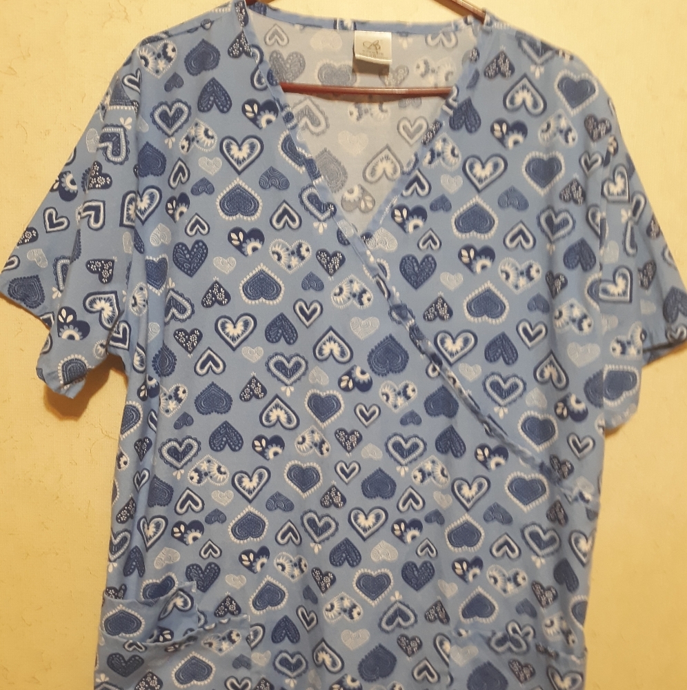 B SCRUBS SCRUB TOP